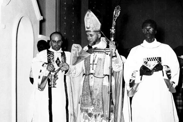 Mgr Marcel Lefebvre, archevêque de Dakar