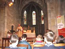 Messe dans l'église de Lastrenes